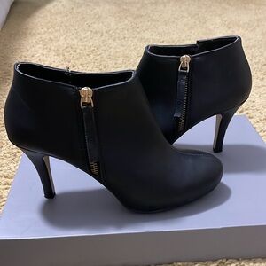 Madden Girl "Ginger" Black Heels, Size 5 1/2, lightly used